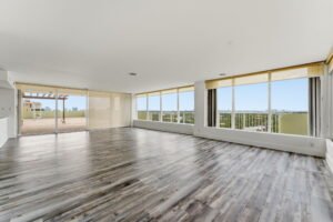 Let's make your florida real estate needs a reality! 8 web or mls 2000 ne 135th st ph